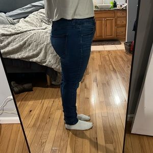 Size16 Universal Threads Skinny high rise. Stretchymaterial. Good used condition